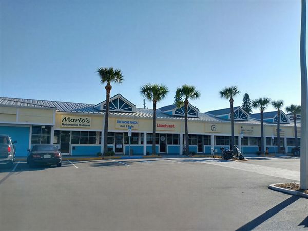 Mario's Ristorante storefront in plaza.