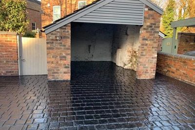 Sealed concrete driveway 