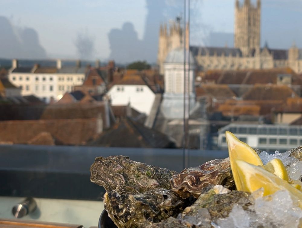 Mobile oyster bar
