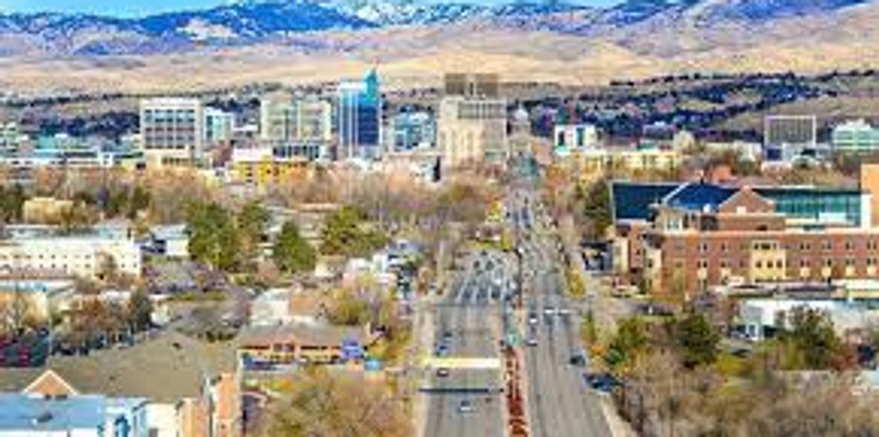 Downtown Meridan idaho with mountain backdrop.