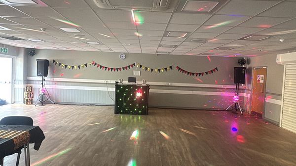 This picture shows the updated setup that you get for your gig but see how far we’ve come go to pict