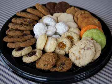 Plastic Cookie Tray display with clear top is similar to what I use.