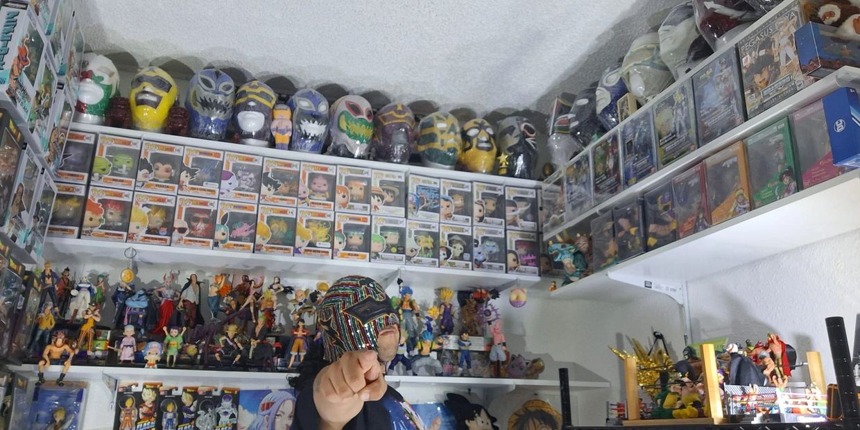 Talismán JR conocido con el apodo de 
"La obra de arte viviente"
Derivado del arte corporal 