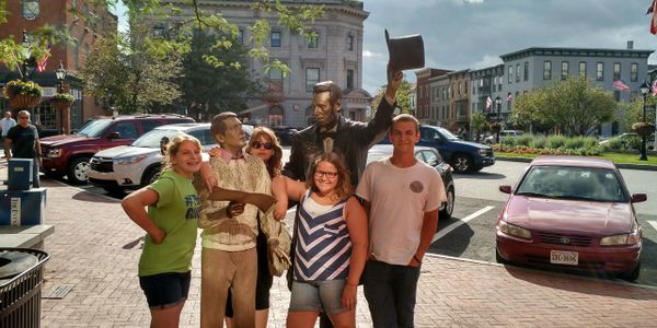 Alex, Kimberly, Melissa and Shawn with statue of Abe Lincoln in Pennsylvania.