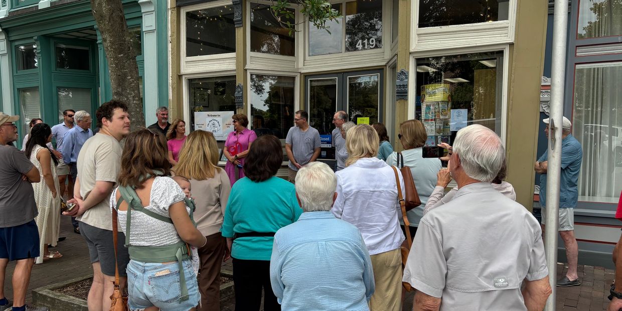 Edenton Welcomes Dog Eared Books to South Broad Street