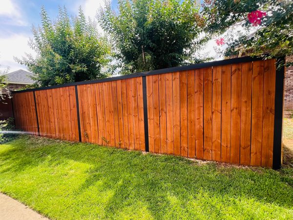 Two tone fence staining