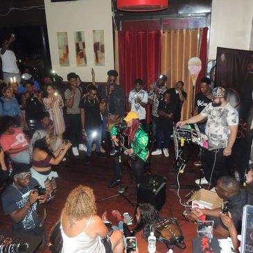 Award Winning Songwriter and Recording Artist M.Rose Performs at Vibes In The City Open Mic Night