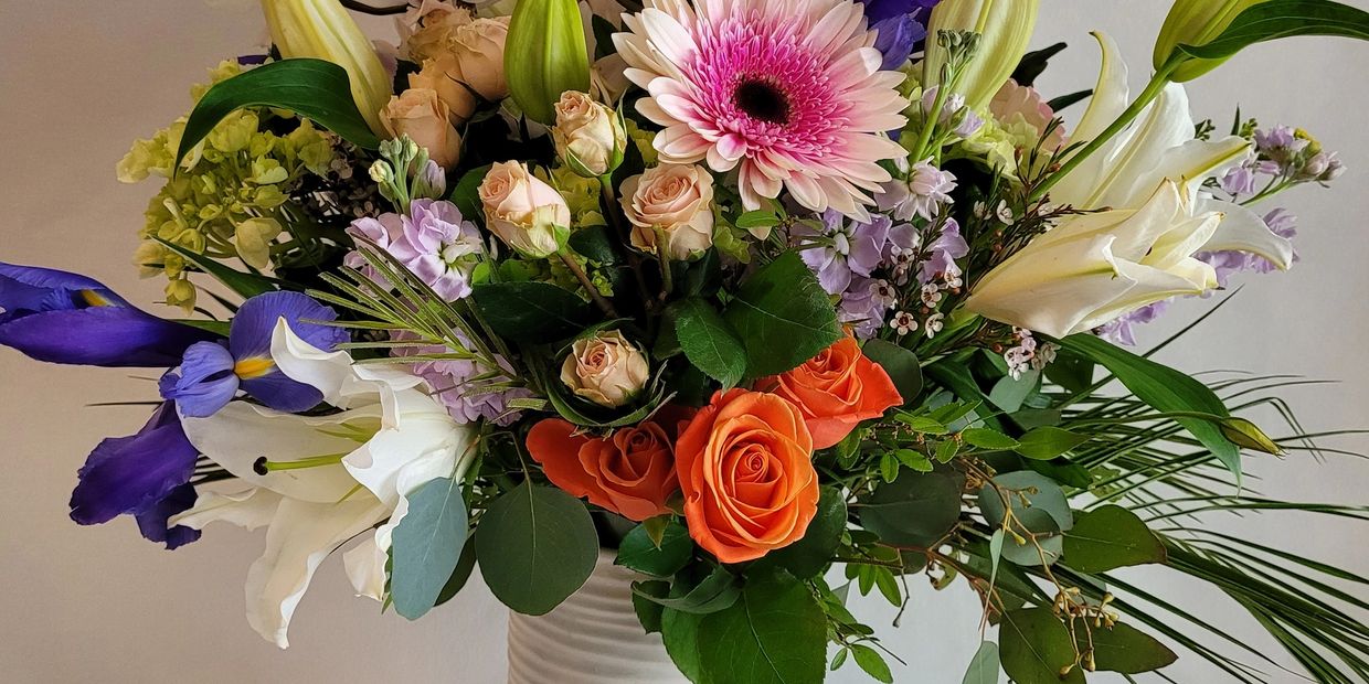 Elegant floral arrangement.  done by the designers at Oceana Florist in Surrey BC. for our clients i
