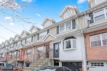 31 GIACOMO LANE
STATEN ISLAND NY 10310
PENDING