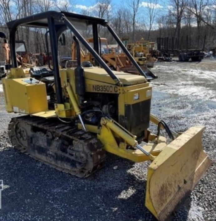 Mini Bulldozer (FOR HIRING PER DAY 8 HOURS)