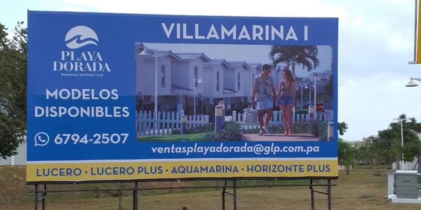 Vallas