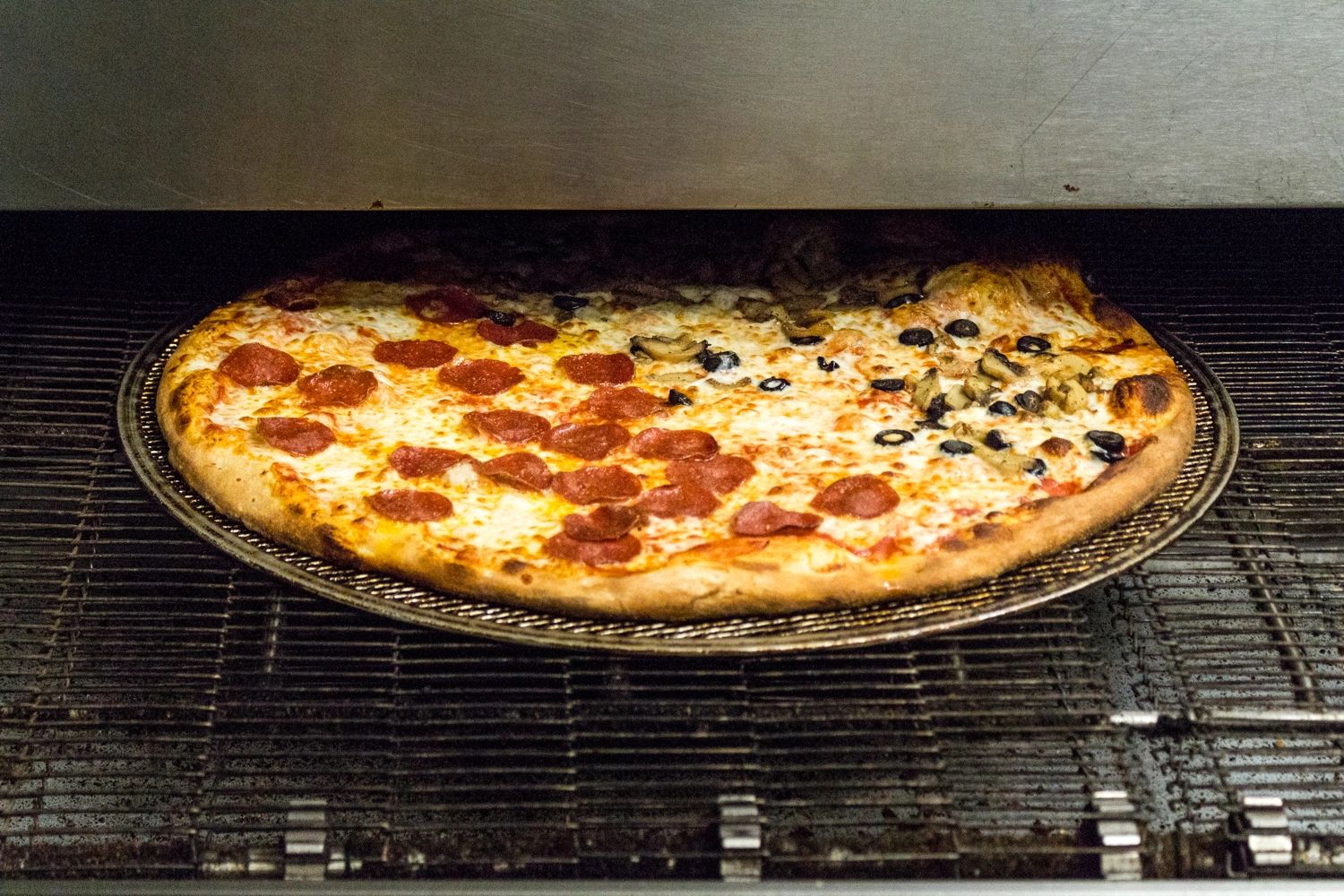 Welcome to Grand Street Pizza - Best Pizza Joint in Town