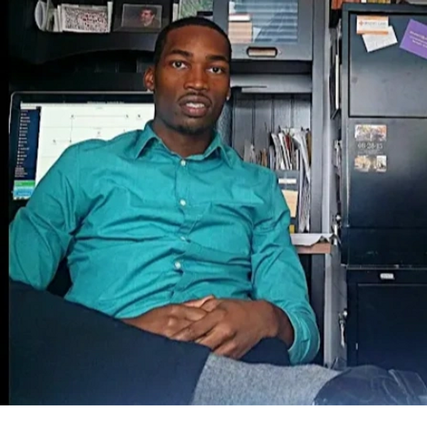 Victor Davis III