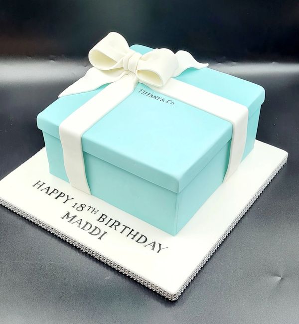 duck egg blue tiffany jewellery box with white bow