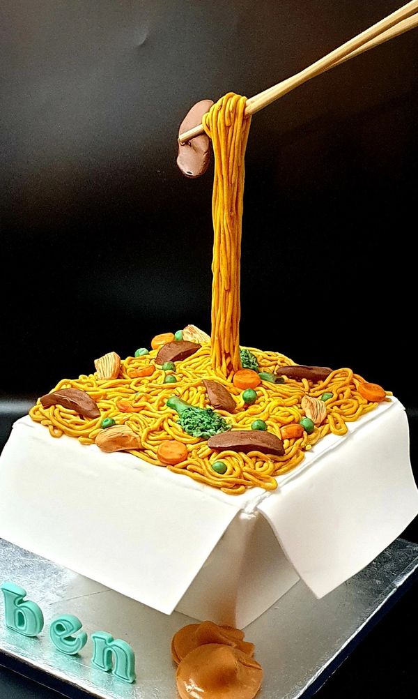 chinese chow mein  cake