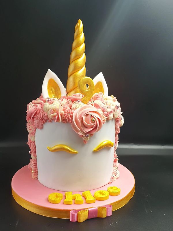 pink unicorn cake