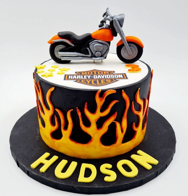 harley davidson motorbike cake