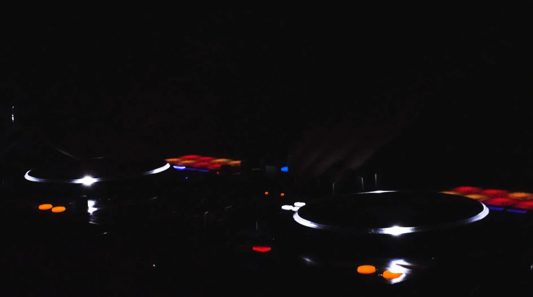 Promotional video for rooftop release party of electronic music duo Courantes