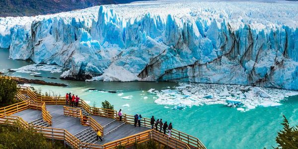 El Calafate look at Perito Moreno glaciers take a day tour trip to Perito Moreno in Argentina