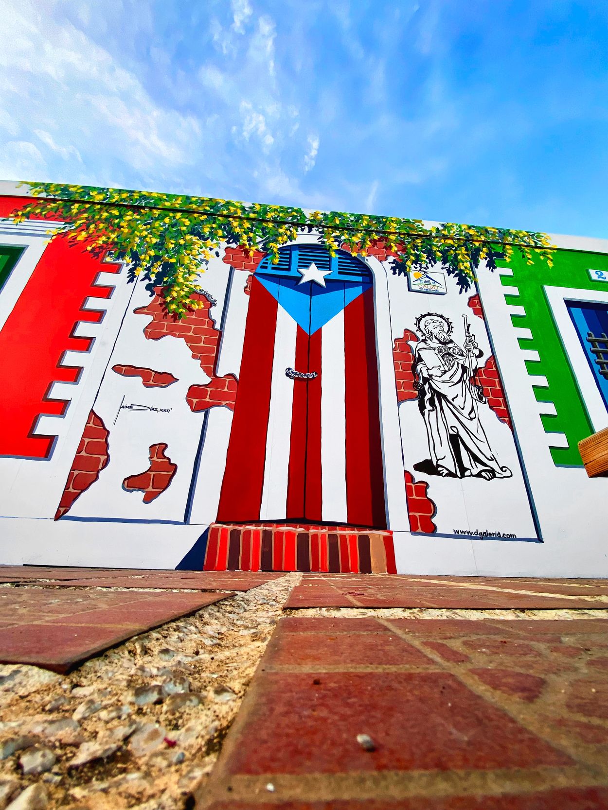 "Puertas de San Juan", 2022
by Jaime Díaz 
Acrylic-latex water based on pvc panel 
500 sq ft