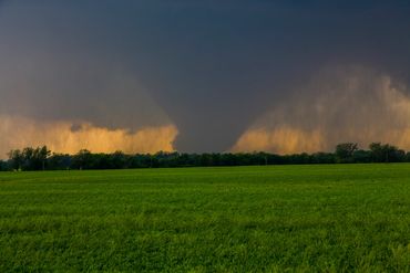 Bennington, KS tornado on May 28, 2013