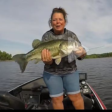 This was a huge 7 pound largemouth bass caught on a jig on Lake Ouachita in Hot Springs Arkansas