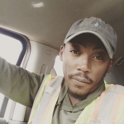 Langston lyde: , CEO