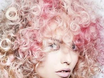 CURLY HAIR 