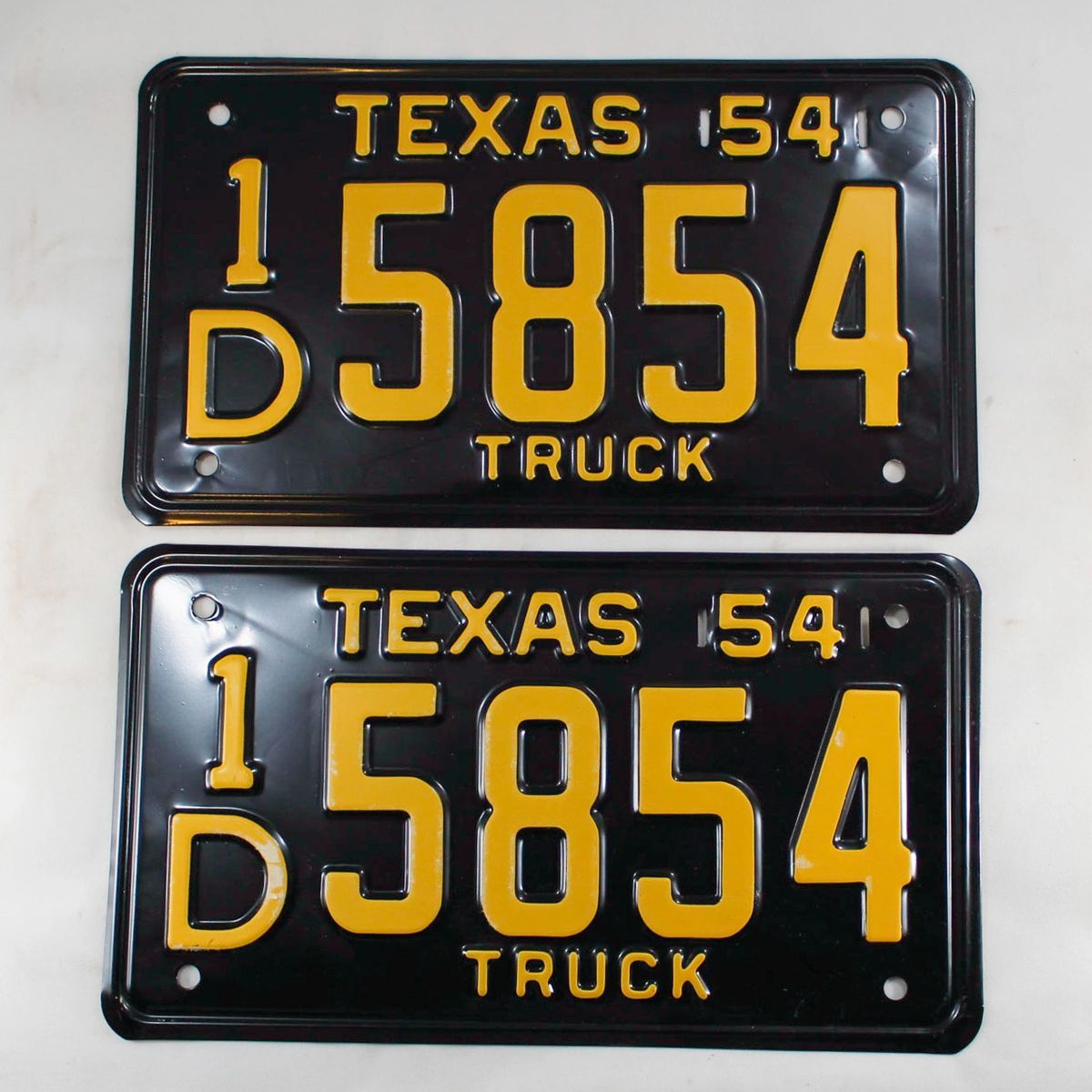 Texas 1954 Truck Plates, Original Condition, Unissued