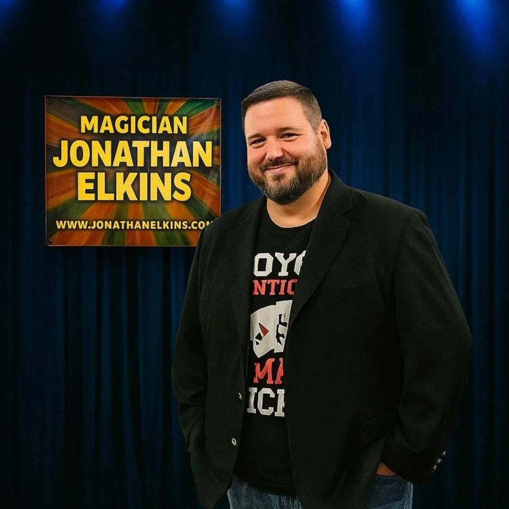 Magician Jonathan Elkins performing an amazing and LOL clean comedy magic show in Madison, Wisconsin