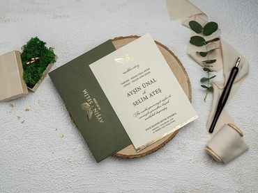 foil printing. foil pressed wedding card. wedding invitation.