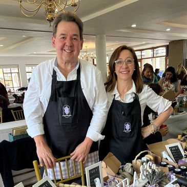 Emprendedores con negocio de productos a base de lavanda