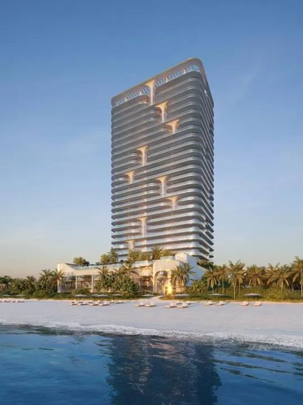 28 STORIES | 92 RESIDENCES | 2 ACRES OCEANFRONT 
PRIVATE BEACH ACCESS
Price: $2,500,000 – $5,900,00+