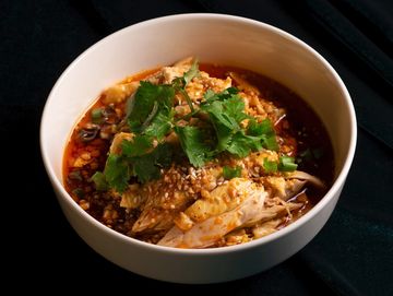 Classic Sichuan cold dish, also known as Mouth-watering chicken 