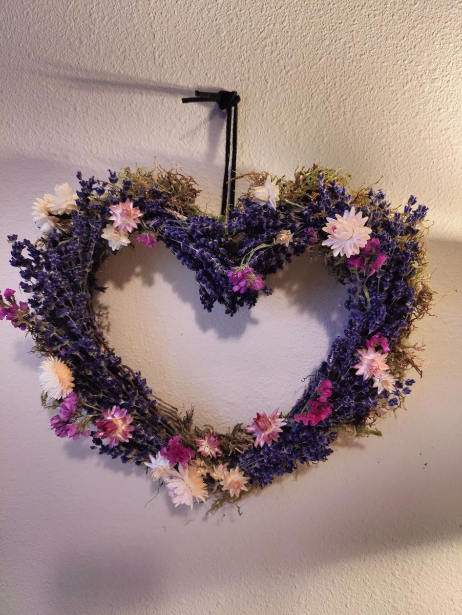 Door wreath/ lavender/ hessian bow/ welcome sign/ 30 cm heart