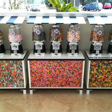 Máquinas expendedoras de caramelos, frutos secos y gominolas para hoteles y centros comerciales.
