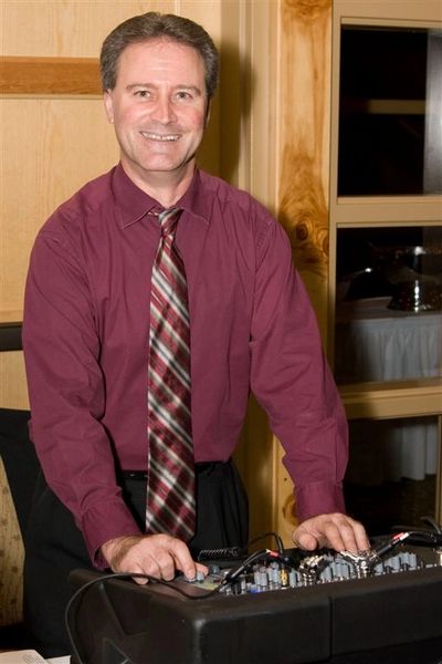 DJ Kevin McKee performing for a wedding reception at The Lodge Magazine State Park Paris, Arkansas.