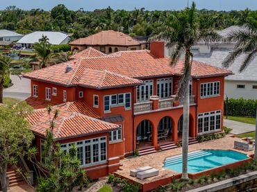 Beautiful home with new tile roof in Fort Myers, FL