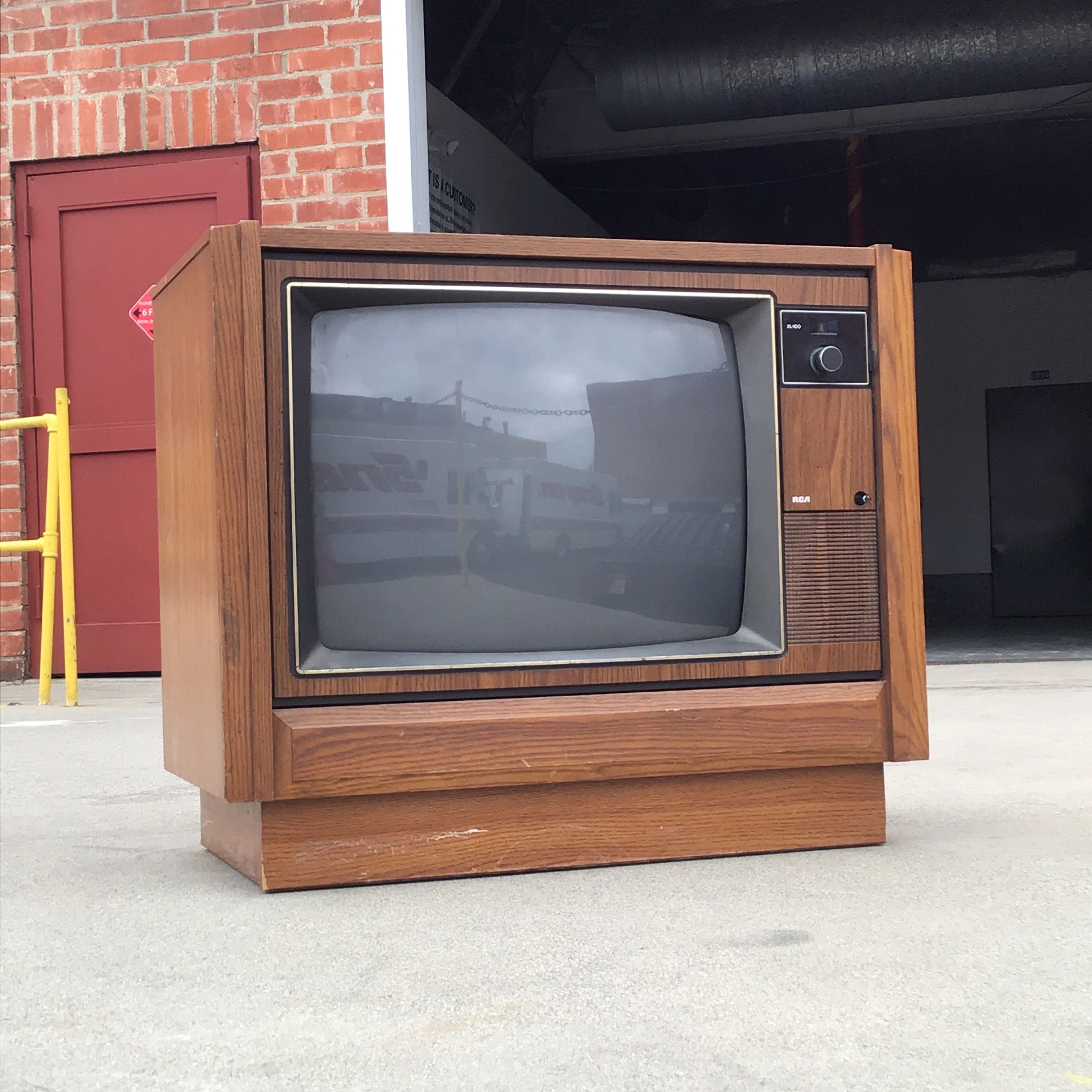 floor model television set