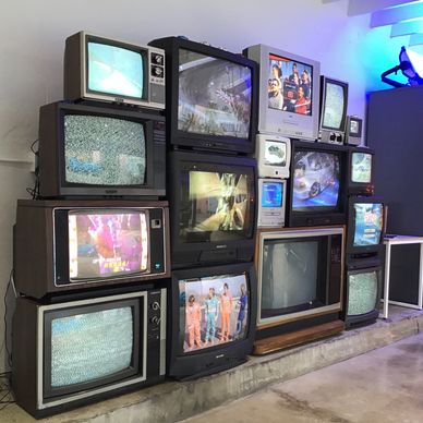 Vintage TV Wall | Retro TV Stack Installation Art | CRT Film Props | Old  School Speaker Wall