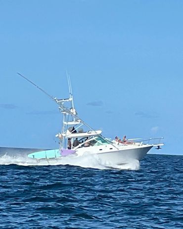 Rental Boat in pompano beach, Island Oasis offshore near South Florida.  Island Oasis Florida  