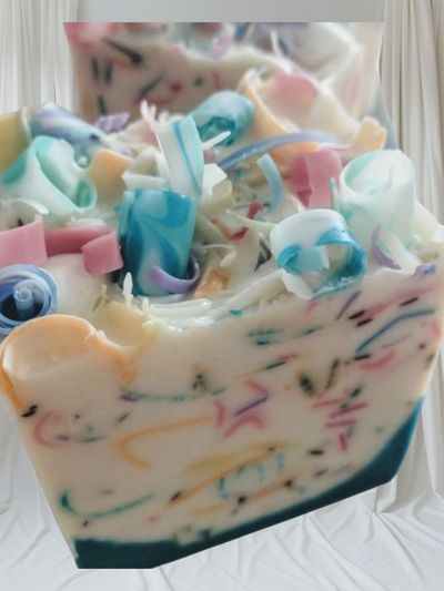 DECORATIVE SOAP BAR WITH RAINBOW SOAP DECORATION SPRINKLES AND EMBEDS