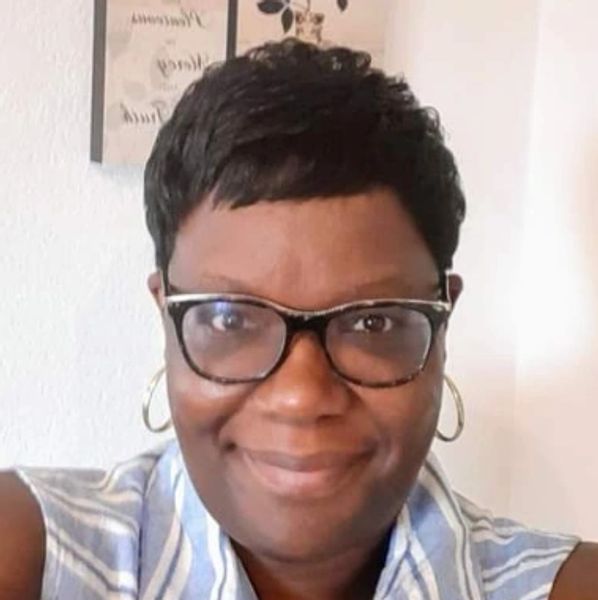 Master Cosmetologist Alma Leflore of Ebony Salon Colorado Springs