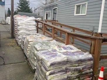 Bark
Mulch
Compost
Topsoil
Aggregate
Play Chips
Woodinville
Landscape Supply Yard
Bagged Products