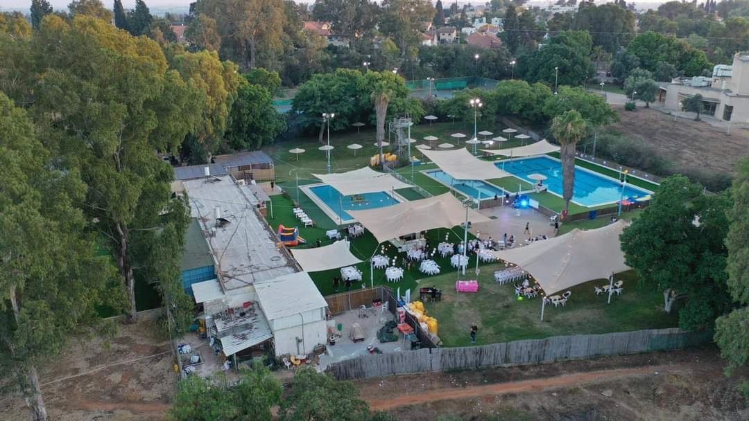 מתחם האירועים בורה בורה פרדס חנה | אירועים, חתונות ובר/בת מצווה בבריכהמחפשים את הלוקיישן המושלם לאיר