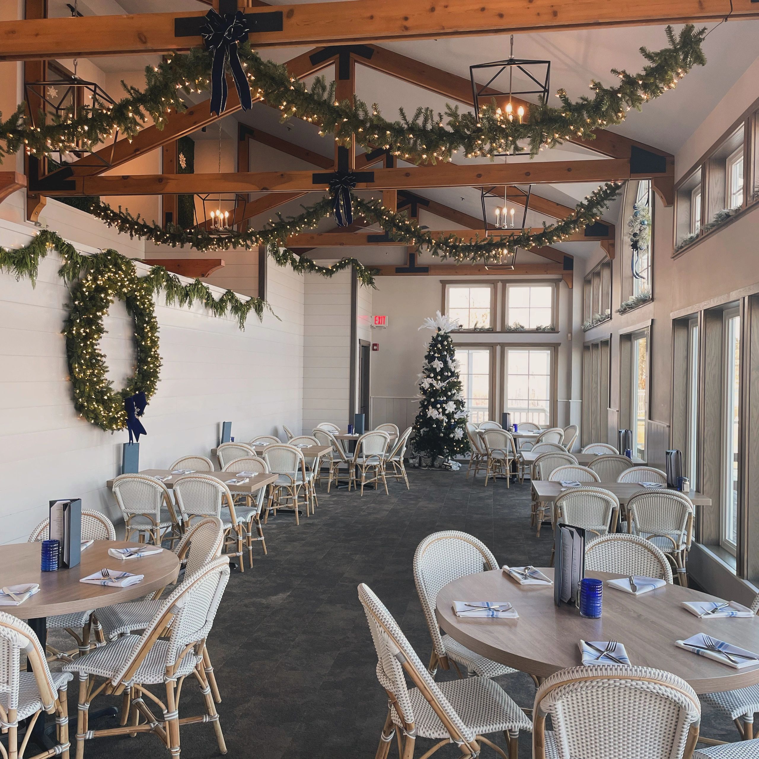 Lindys Landing Restaurant & Marina - Restaurant, Waterfront