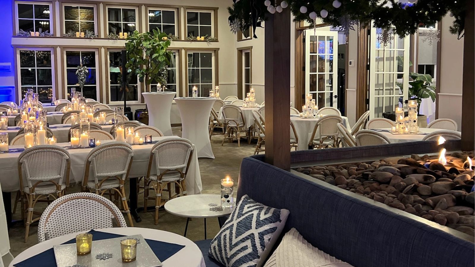 Lindys Landing Restaurant & Marina - Restaurant, Waterfront