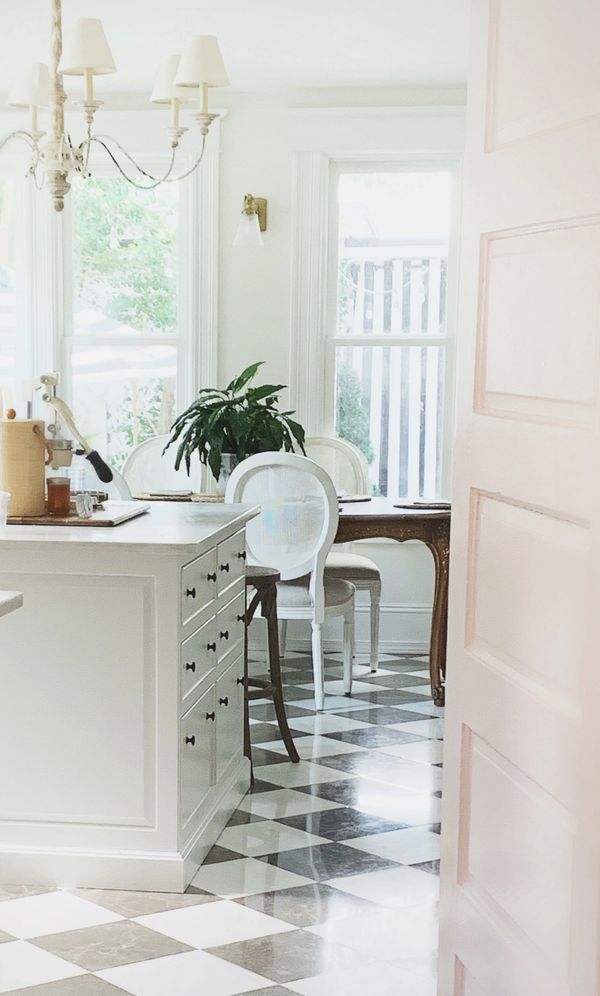 white kitchen southern kitchen coastal design farmhouse kitchen coastal kitchen traditional home 
