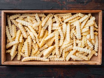 Frozen oven chips sliced ​​potato set, in wooden box