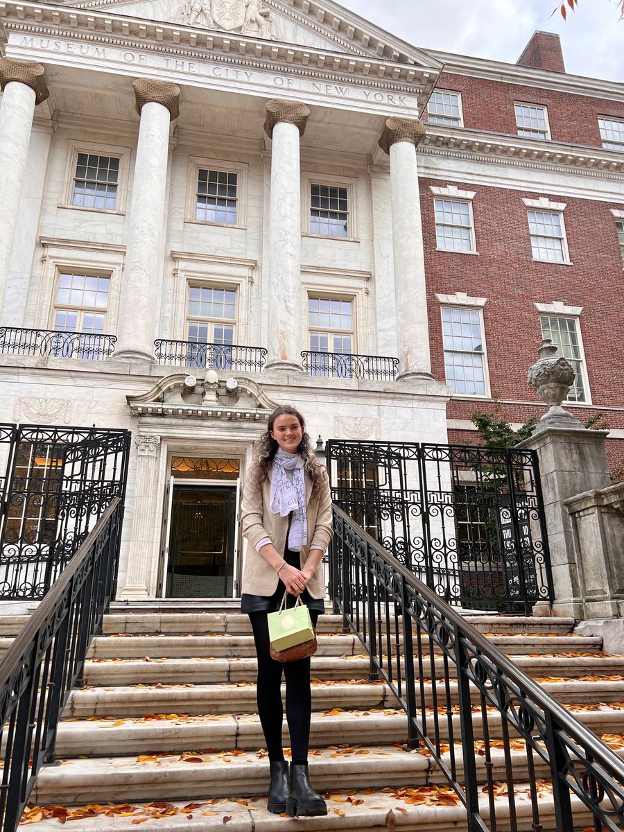 Gossip Girl Tours guests at the Met steps on the Upper East Side